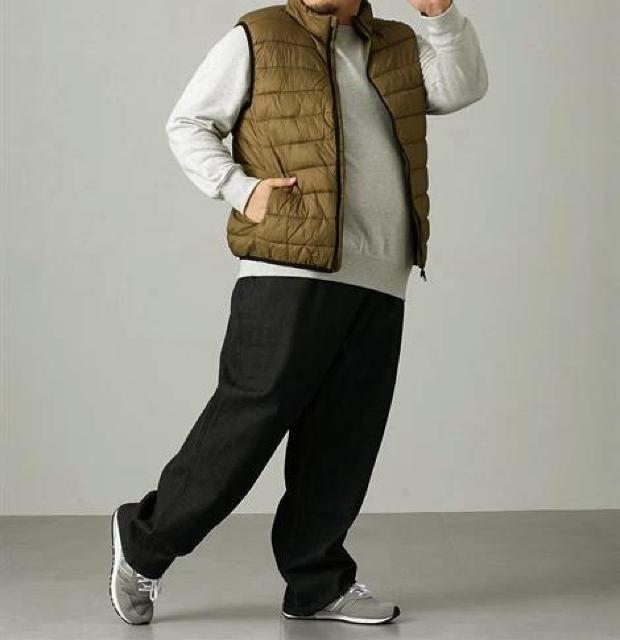 Mサイズ!高貴紳士的!光発熱!撥水加工!リサイクルわた使用!中綿ベスト!ベージュ系色合い!新品タグ付き! < 男性ファッション  Mサイズ!高貴紳士的!光発熱!撥水加工!リサイクルわた使用!中綿ベスト!ベージュ系色合い!新品タグ付き! < 男性ファッションの