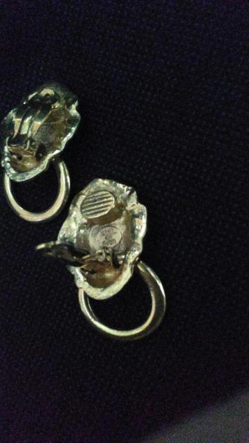 エイボン ライオンドアノッカーイヤリング 中古品 < 女性アクセサリー/時計 エイボン ライオンドアノッカーイヤリング 中古品 < 女性アクセサリー/時計の