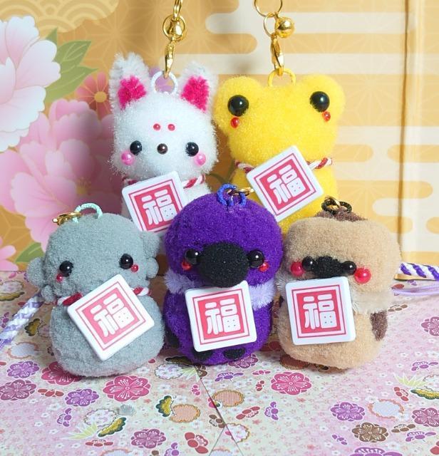 ハンドメイド♪ポンポンマスコット『縁起物根付ストラップ』八咫烏さん < ペット/手芸/園芸  ハンドメイド♪ポンポンマスコット『縁起物根付ストラップ』八咫烏さん < ペット/手芸/園芸の