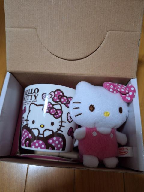 新品?ハローキティ★マグカップ&マスコットセット♪ < おもちゃ  新品?ハローキティ★マグカップ&マスコットセット♪  < おもちゃの