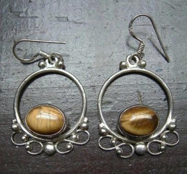 ☆即決☆タイガーアイシルバーピアス 3.8センチ < 女性アクセサリー/時計 ☆即決☆タイガーアイシルバーピアス 3.8センチ < 女性アクセサリー/時計の