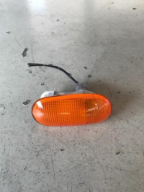 H82W EKワゴン!運転席フェンダーウインカーレンズ! < 自動車/バイク H82W EKワゴン!運転席フェンダーウインカーレンズ! < 自動車/バイク
