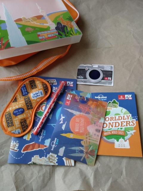 エミレーツ航空キッズアメニティ Emirates FLY WITH ME lonely planet kids ショルダーバッグ < キッズ/ベビー  エミレーツ航空キッズアメニティ Emirates FLY WITH ME lonely planet kids ショルダーバッグ < キッズ/ベビーの