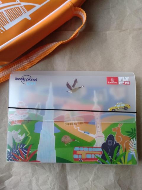 エミレーツ航空キッズアメニティ Emirates FLY WITH ME lonely planet kids ショルダーバッグ < キッズ/ベビー  エミレーツ航空キッズアメニティ Emirates FLY WITH ME lonely planet kids ショルダーバッグ < キッズ/ベビーの