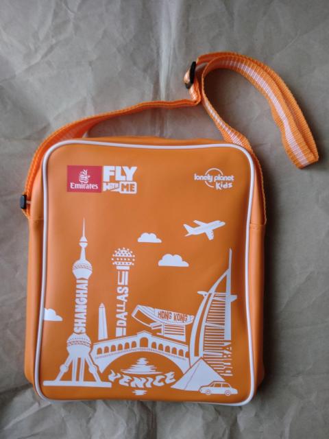 エミレーツ航空キッズアメニティ Emirates FLY WITH ME lonely planet kids ショルダーバッグ < キッズ/ベビー  エミレーツ航空キッズアメニティ Emirates FLY WITH ME lonely planet kids ショルダーバッグ < キッズ/ベビーの