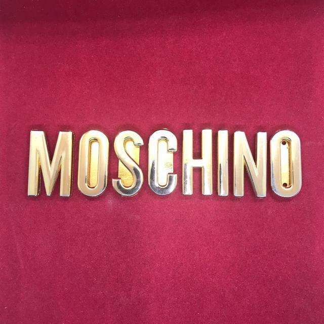 A XL[m MOSCHINOS xg`[ 8_ Ǖi  uh 