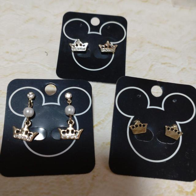 Aゴールド色王冠モチーフピアス3点セット < 女性アクセサリー/時計  Aゴールド色王冠モチーフピアス3点セット  < 女性アクセサリー/時計の