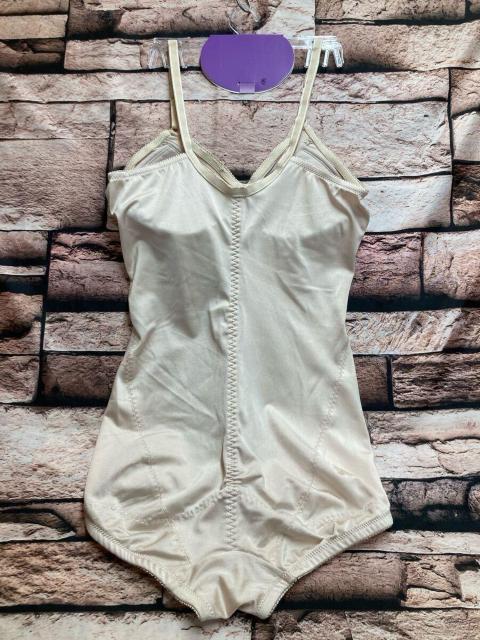 送料無料!フルカップでしっかり包み込みスッキリシェイプ!レースがお洒落なノンワイヤーボディスーツ1枚 < 女性ファッション 送料無料!フルカップでしっかり包み込みスッキリシェイプ!レースがお洒落なノンワイヤーボディスーツ1枚 < 女性ファッションの