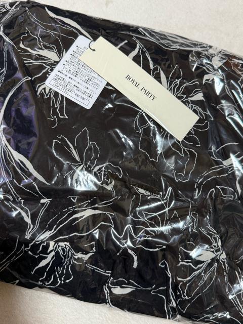 ロイヤルパーティー*ラインフラワー柄マキシワンピース < ブランド  ロイヤルパーティー*ラインフラワー柄マキシワンピース < ブランドの