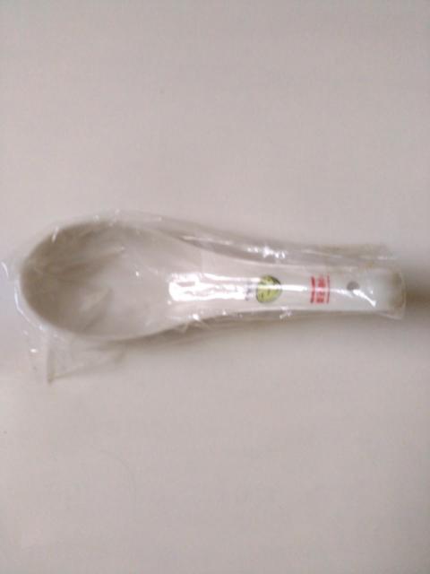 未使用品 レンゲ 中華用品 陶器 1個 < インテリア/ライフ  未使用品 レンゲ 中華用品 陶器 1個 < インテリア/ライフの