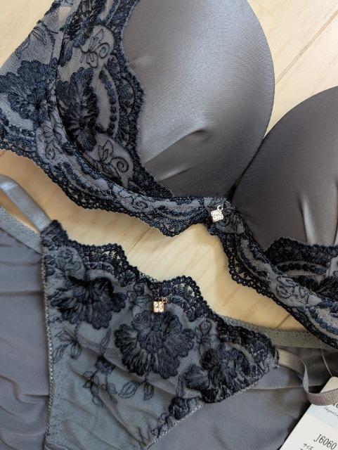 D70/M★サテン×レース★セクシーブラジャーショーツセット★新品★送料無料 < 女性ファッション  D70/M★サテン×レース★セクシーブラジャーショーツセット★新品★送料無料 < 女性ファッションの