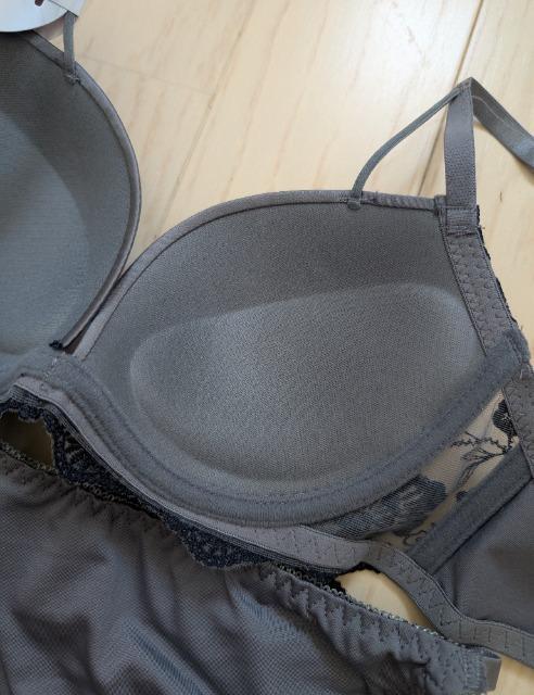 D70/M★サテン×レース★セクシーブラジャーショーツセット★新品★送料無料 < 女性ファッション  D70/M★サテン×レース★セクシーブラジャーショーツセット★新品★送料無料 < 女性ファッションの