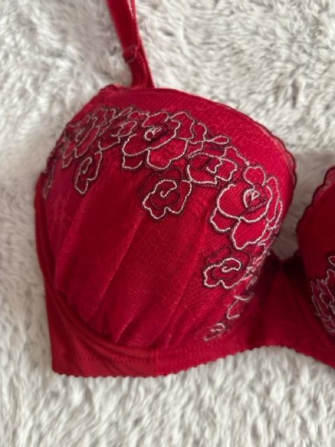 yVi^OtzR[ fufu F70 u  t@bV 