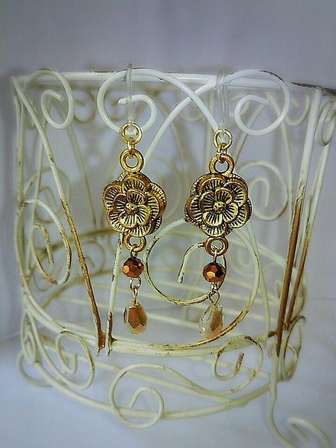 お花コネクターシャドースワロ&シャンパン雫樹脂フック☆ < 女性アクセサリー/時計  お花コネクターシャドースワロ&シャンパン雫樹脂フック☆  < 女性アクセサリー/時計の