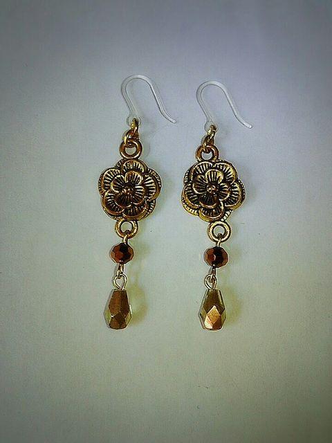 お花コネクターシャドースワロ&シャンパン雫樹脂フック☆ < 女性アクセサリー/時計  お花コネクターシャドースワロ&シャンパン雫樹脂フック☆ < 女性アクセサリー/時計の