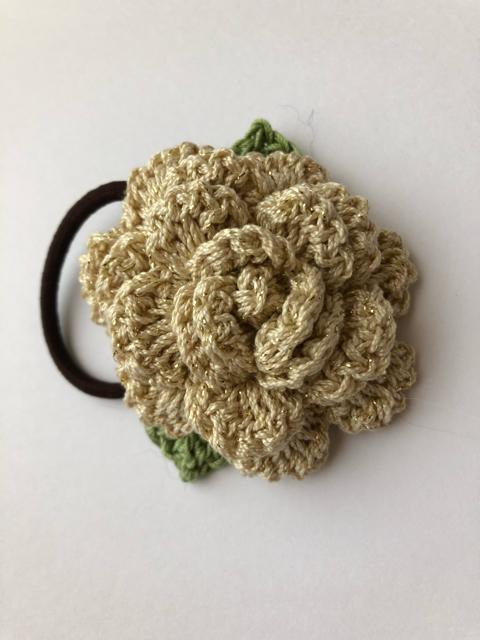 ハンドメイド ヘアゴム ブローチ レース糸の薔薇♪axes好き < 女性ファッション  ハンドメイド ヘアゴム ブローチ レース糸の薔薇♪axes好き < 女性ファッションの