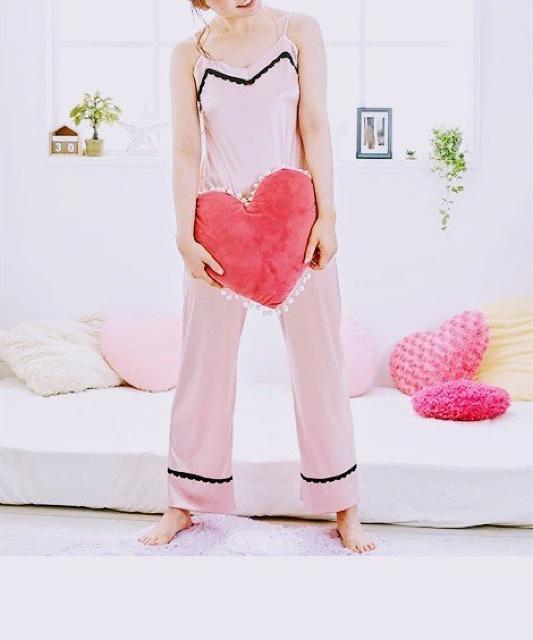 LLサイズ光沢ツルツル素材キュートに可愛いキャミソール&ロングパンツ上下ルームウェア!セット < 女性ファッション  LLサイズ光沢ツルツル素材キュートに可愛いキャミソール&ロングパンツ上下ルームウェア!セット < 女性ファッションの