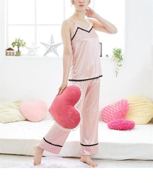 LLサイズ光沢ツルツル素材キュートに可愛いキャミソール&ロングパンツ上下ルームウェア!セット < 女性ファッション  LLサイズ光沢ツルツル素材キュートに可愛いキャミソール&ロングパンツ上下ルームウェア!セット < 女性ファッションの