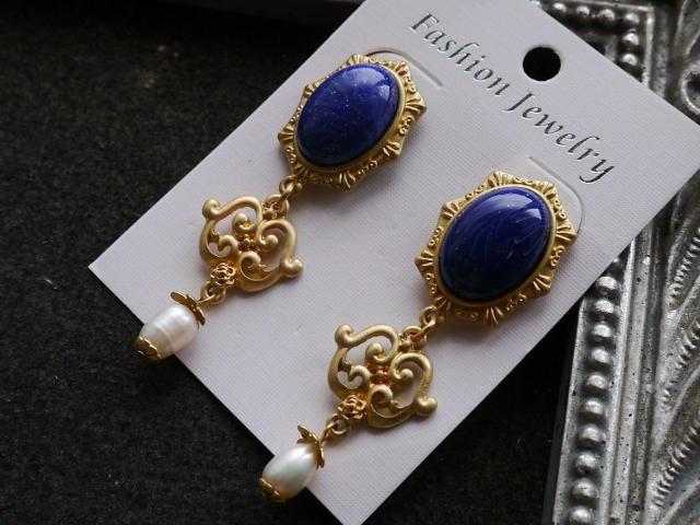 新品アンティーク調 ゴシック蒼系ストーンピアス < 女性アクセサリー/時計  新品アンティーク調 ゴシック蒼系ストーンピアス < 女性アクセサリー/時計の