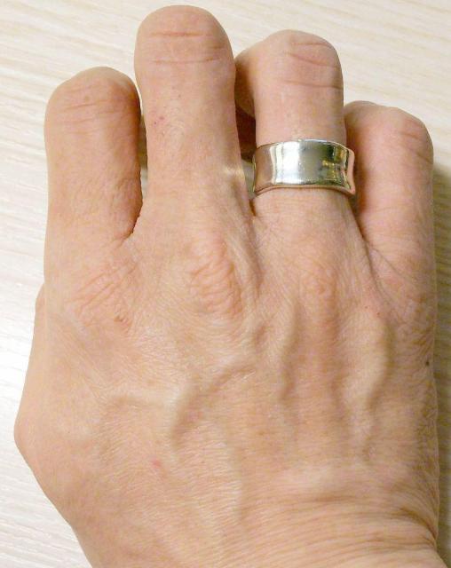 シルバー925リング 20.5号シンプルで洗練されたデザインSilverRing < 男性アクセサリー/時計  シルバー925リング 20.5号シンプルで洗練されたデザインSilverRing < 男性アクセサリー/時計の
