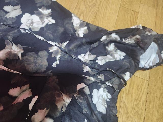 黒 花柄パブスリープワンピース サイズ→M < 女性ファッション  黒 花柄パブスリープワンピース サイズ→M < 女性ファッションの