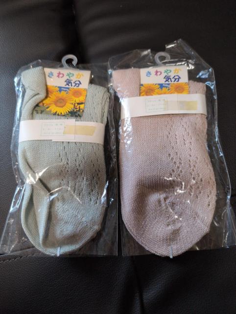 送料込!新品、絹混ゆったり口ゴム靴下、22から24cm、2足セット < 女性ファッション 送料込!新品、絹混ゆったり口ゴム靴下、22から24cm、2足セット < 女性ファッションの