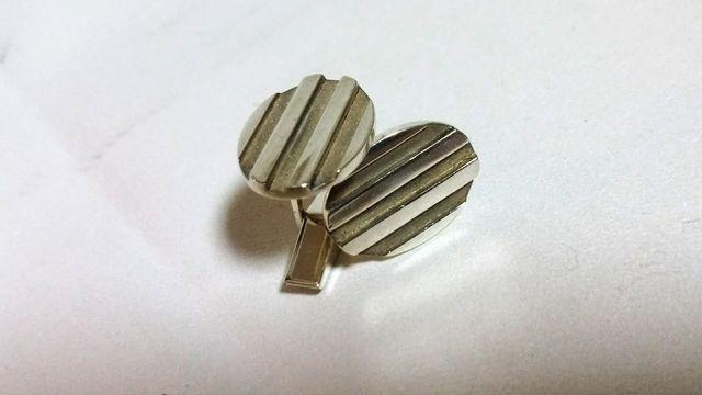 正規良 絶版 TIFFANY ティファニー T&CO ストライプ×鏡面 カフス シルバー SV925 < ブランド  正規良 絶版 TIFFANY ティファニー T&CO ストライプ×鏡面 カフス シルバー SV925 < ブランドの