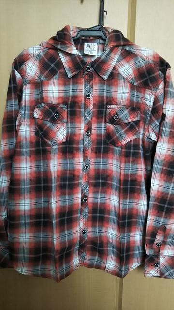 RUSS-K◇フード付き長袖シャツ オレンジ×黒150cm◇美品 < ブランド RUSS-K◇フード付き長袖シャツ オレンジ×黒150cm◇美品 < ブランドの