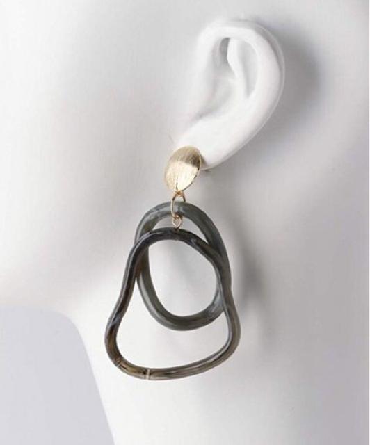 小顔効果●定価1,836円【新品】ビッグユガミパーツピアス●SMELLYスメリー●オレンジ●ビッグピアス 大振り < ブランド  小顔効果●定価1,836円【新品】ビッグユガミパーツピアス●SMELLYスメリー●オレンジ●ビッグピアス 大振り < ブランドの