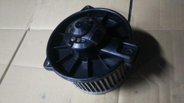 ハイエース100系の室内ヒーターモーター【実働車外し】 < 自動車/バイク ハイエース100系の室内ヒーターモーター【実働車外し】 < 自動車/バイク