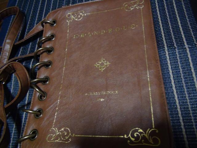 GRANDROUEの本の様な本でないショルダーバック!。 < 女性ファッション GRANDROUEの本の様な本でないショルダーバック!。 < 女性ファッションの