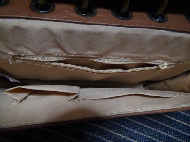 GRANDROUEの本の様な本でないショルダーバック!。 < 女性ファッション GRANDROUEの本の様な本でないショルダーバック!。 < 女性ファッションの