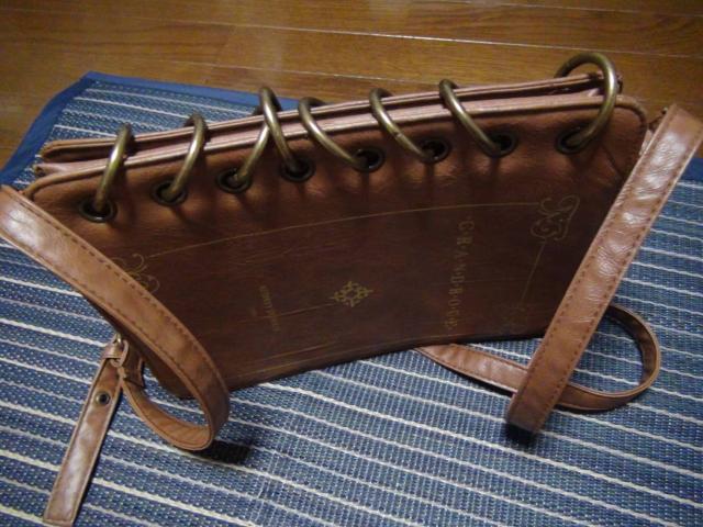 GRANDROUEの本の様な本でないショルダーバック!。 < 女性ファッション GRANDROUEの本の様な本でないショルダーバック!。 < 女性ファッションの