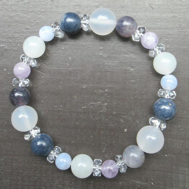 ホワイトカルセドニーxサファイアxアイオライトxアメジスト < 女性アクセサリー/時計 ホワイトカルセドニーxサファイアxアイオライトxアメジスト < 女性アクセサリー/時計の