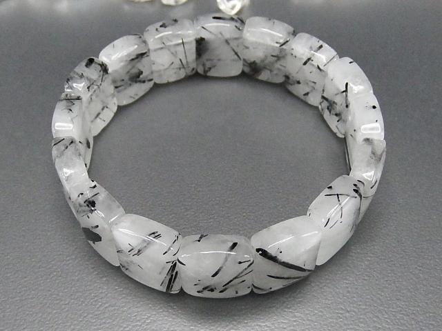 ブラックルチルクォーツ針多めミルキー天然石バングルブレスレット縦16mm強 < 女性アクセサリー/時計  ブラックルチルクォーツ針多めミルキー天然石バングルブレスレット縦16mm強 < 女性アクセサリー/時計の