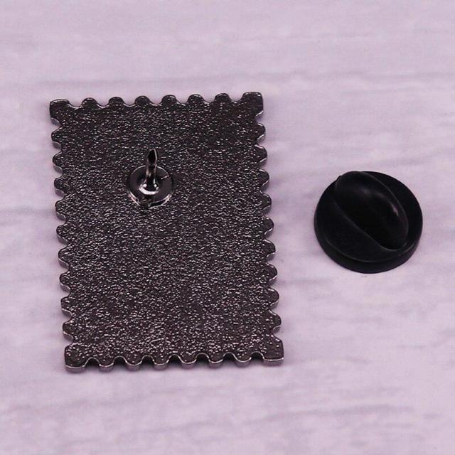 新品 バットマン ゴッサムシティ ピンブローチ < 男性アクセサリー/時計  新品 バットマン ゴッサムシティ ピンブローチ < 男性アクセサリー/時計の