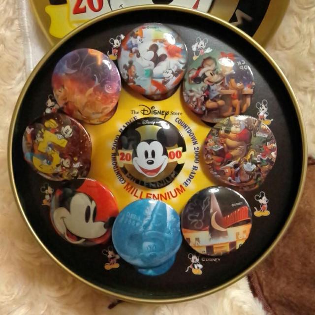 ���f�B�Y�j�[�X�g�A MILENNIUM COUNTDOWN 2000 BADGE��