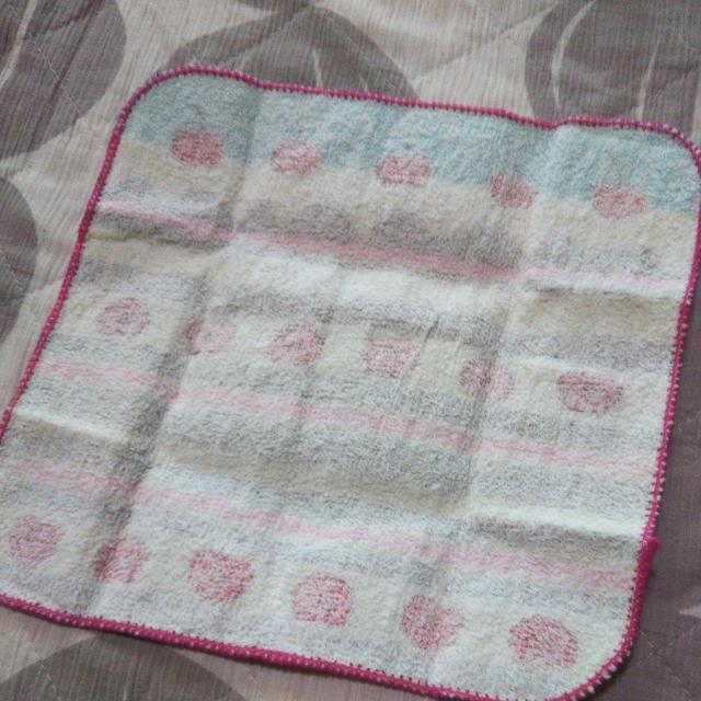 未使用タンス保管品 スイーツ柄ミニタオルピンク チェリー柄 レディースハンカチ 送料無料即決 < 女性ファッション 未使用タンス保管品 スイーツ柄ミニタオルピンク チェリー柄 レディースハンカチ 送料無料即決 < 女性ファッションの