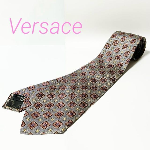 美品 Versace ヴェルサーチ ネクタイ 花 デザイン柄 シルク < ブランド  美品 Versace ヴェルサーチ ネクタイ 花 デザイン柄 シルク  < ブランドの