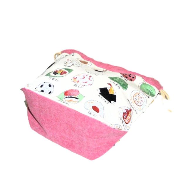 【底マチ幅が広い巾着】◆ご当地おにぎり×白地・ピンク◆裏地あり巾着 < 女性ファッション 【底マチ幅が広い巾着】◆ご当地おにぎり×白地・ピンク◆裏地あり巾着 < 女性ファッションの