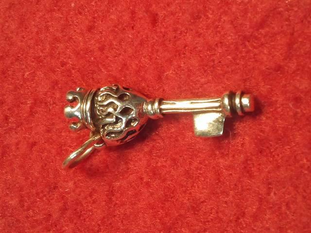 ☆ノンブランドアート【クラウンキーデザインペンダントトップ】シルバー925 < 女性アクセサリー/時計 ☆ノンブランドアート【クラウンキーデザインペンダントトップ】シルバー925 < 女性アクセサリー/時計の