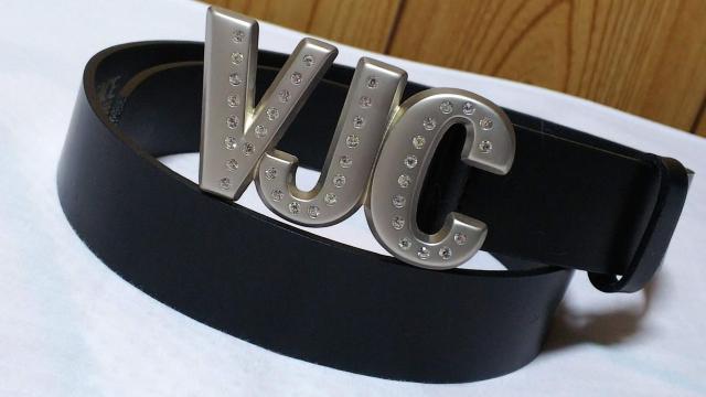 正規未 激レア ヴェルサーチ クラシック VJCブランドロゴ文字バックル レザーベルト 黒 70 スペルアイコン ラグジュアリー < ブランド  正規未 激レア ヴェルサーチ クラシック VJCブランドロゴ文字バックル レザーベルト 黒 70 スペルアイコン ラグジュアリー  < ブランドの