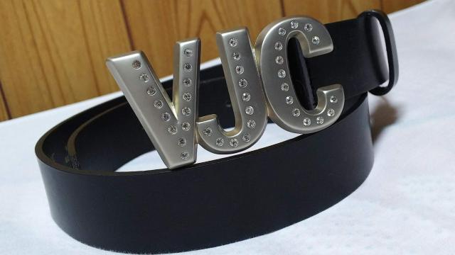 正規未 激レア ヴェルサーチ クラシック VJCブランドロゴ文字バックル レザーベルト 黒 70 スペルアイコン ラグジュアリー < ブランド  正規未 激レア ヴェルサーチ クラシック VJCブランドロゴ文字バックル レザーベルト 黒 70 スペルアイコン ラグジュアリー < ブランドの
