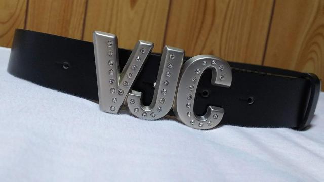 正規未 激レア ヴェルサーチ クラシック VJCブランドロゴ文字バックル レザーベルト 黒 70 スペルアイコン ラグジュアリー < ブランド  正規未 激レア ヴェルサーチ クラシック VJCブランドロゴ文字バックル レザーベルト 黒 70 スペルアイコン ラグジュアリー < ブランドの