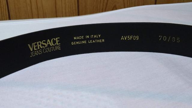 正規未 激レア ヴェルサーチ クラシック VJCブランドロゴ文字バックル レザーベルト 黒 70 スペルアイコン ラグジュアリー < ブランド  正規未 激レア ヴェルサーチ クラシック VJCブランドロゴ文字バックル レザーベルト 黒 70 スペルアイコン ラグジュアリー < ブランドの