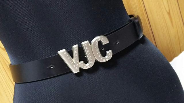 正規未 激レア ヴェルサーチ クラシック VJCブランドロゴ文字バックル レザーベルト 黒 70 スペルアイコン ラグジュアリー < ブランド  正規未 激レア ヴェルサーチ クラシック VJCブランドロゴ文字バックル レザーベルト 黒 70 スペルアイコン ラグジュアリー < ブランドの