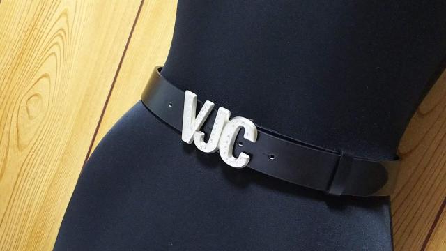 正規未 激レア ヴェルサーチ クラシック VJCブランドロゴ文字バックル レザーベルト 黒 70 スペルアイコン ラグジュアリー < ブランド  正規未 激レア ヴェルサーチ クラシック VJCブランドロゴ文字バックル レザーベルト 黒 70 スペルアイコン ラグジュアリー < ブランドの