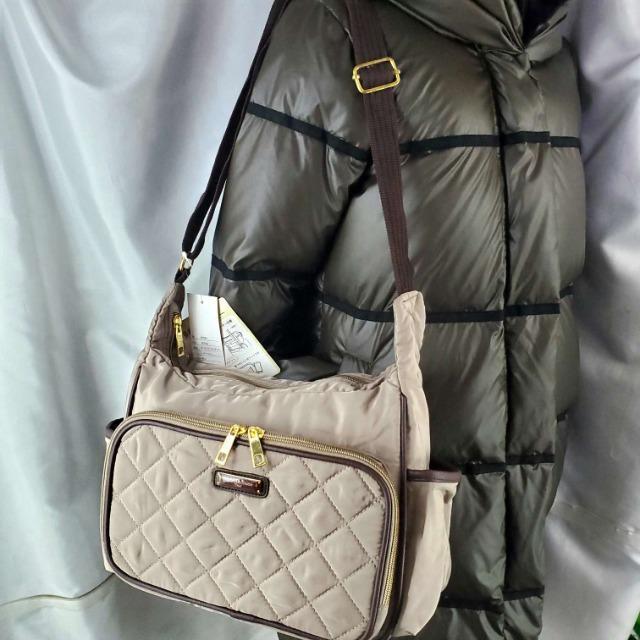 ݁ROBERTA TONINI@\V_[obOx[W  t@bV 