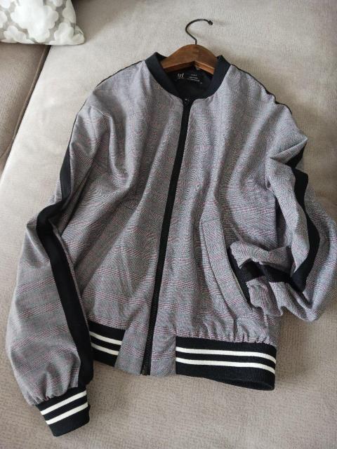 ZARA/trfO`FbNƃmg[̏HFAE^[