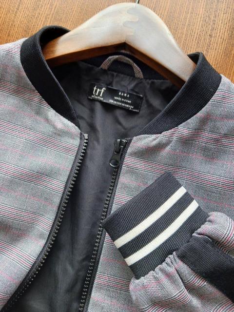 ZARA/trfO`FbNƃmg[̏HFAE^[